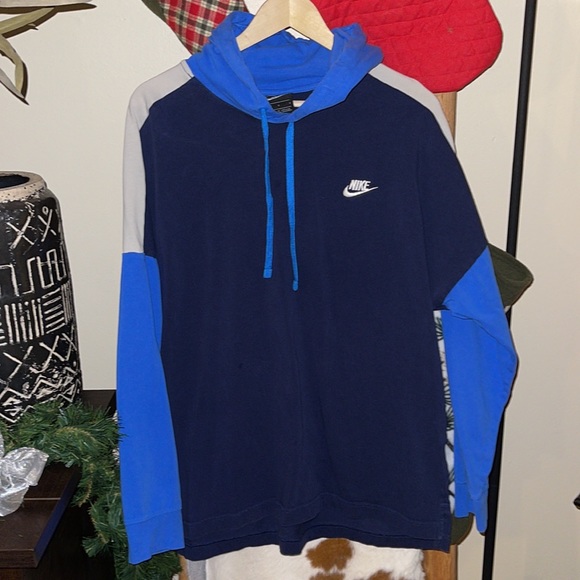 Nike Light Weight Hoodie - Picture 2 of 3